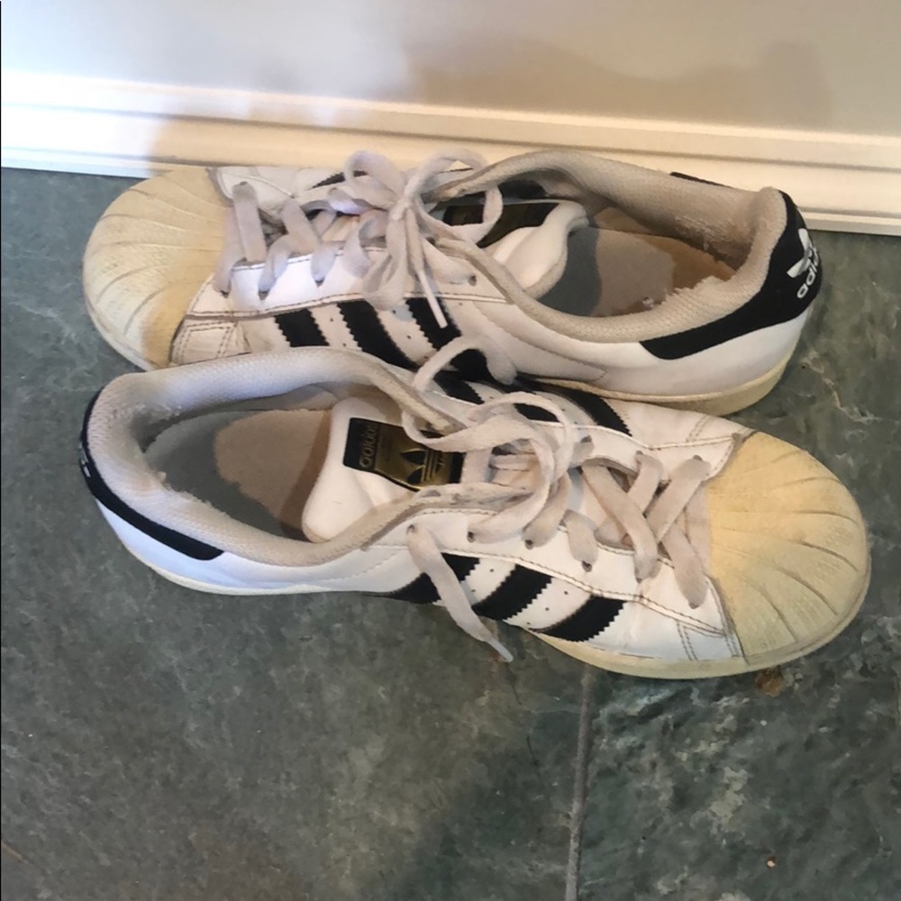 ADIDAS Superstars